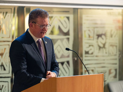 ASB2914 ADVOC ASIA22 HI 295